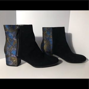 LOGO Lori Goldstein - Lavish Boots - Suede - New